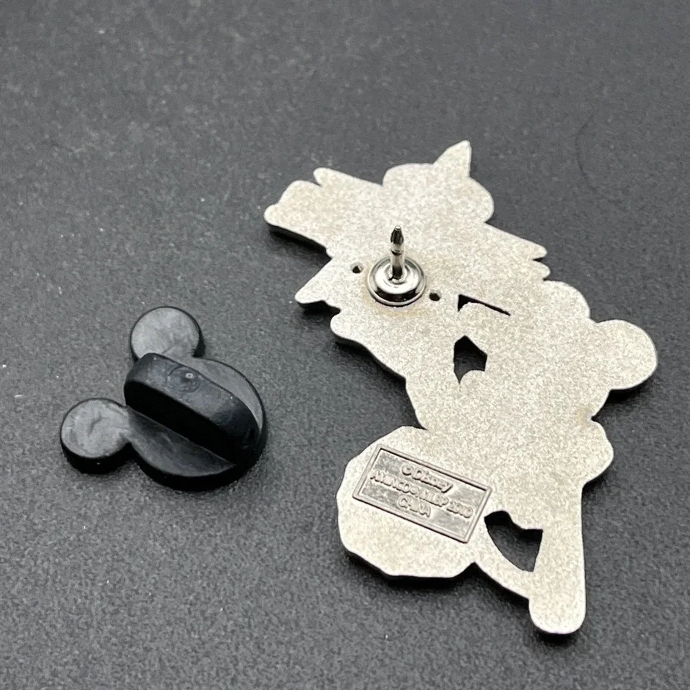 Disney MLB Baseball All Star Game 2010 Mickey‎ Mouse Batter Hitter Lapel Hat Pin